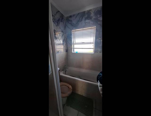 2 BEDROOM APARTMENT FOR SALE IN GOODWOOD CENTRAL